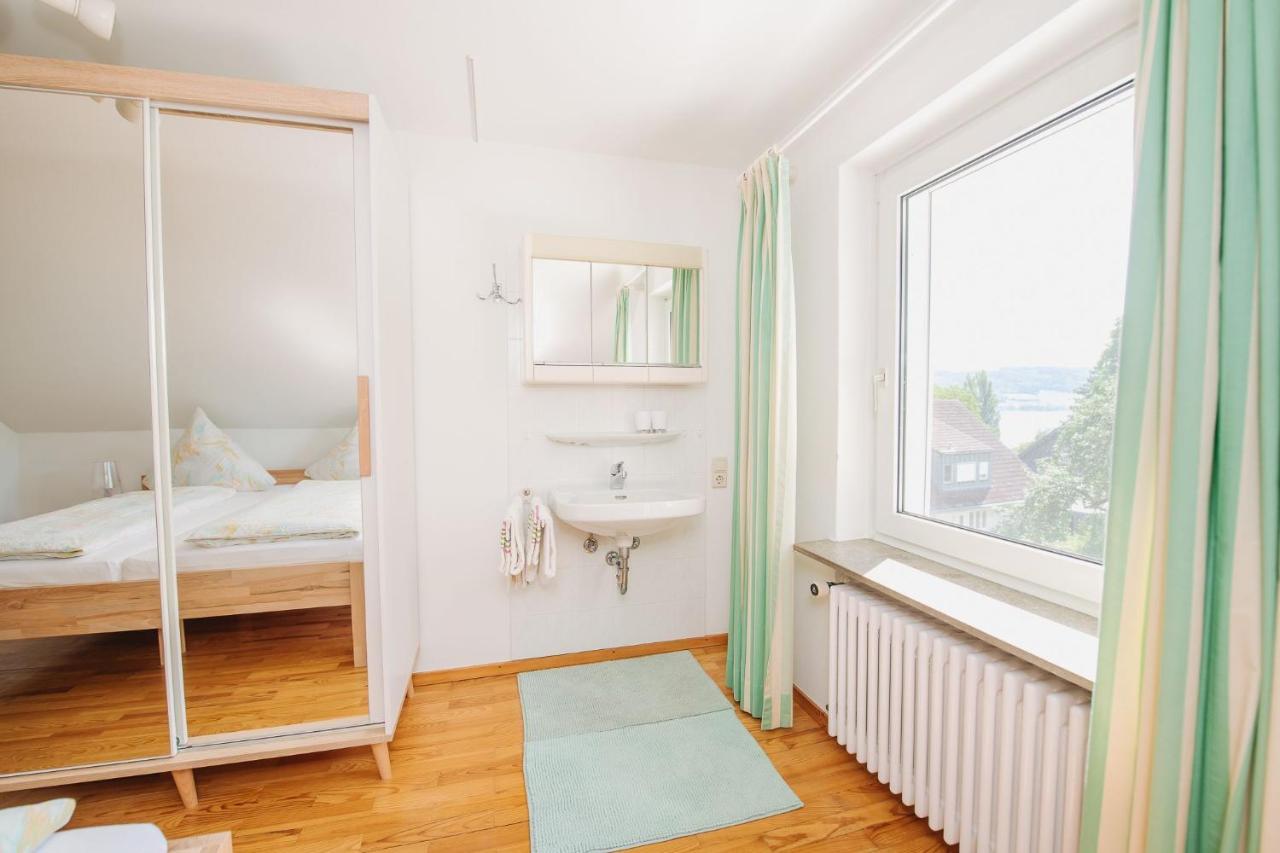 Ferienwohnung Menzer Am See Ohningen Exterior foto